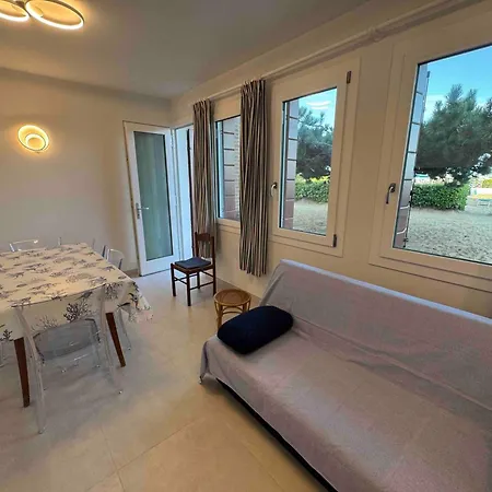 App4rent Zanetti Family Apartments, Sea View, Private Beach, Parking, Wifi
