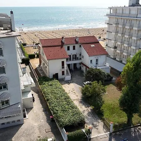 Appartamento App4rent Zanetti Family Apartments, Sea View, Private Beach, Parking, Wifi Lido di Jesolo