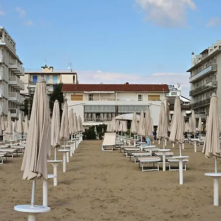 App4rent Zanetti Family Apartments, Sea View, Private Beach, Parking, Wifi Appartamento *
