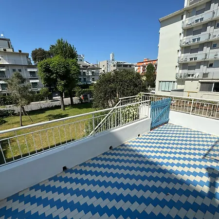 App4rent Zanetti Family Apartments, Sea View, Private Beach, Parking, Wifi Appartamento Lido di Jesolo