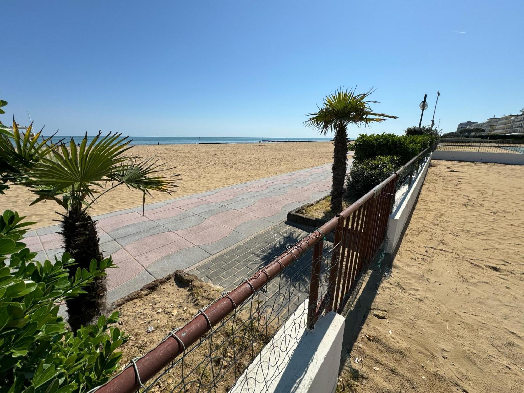 App4rent Zanetti Family Apartments, Sea View, Private Beach, Parking, Wifi *